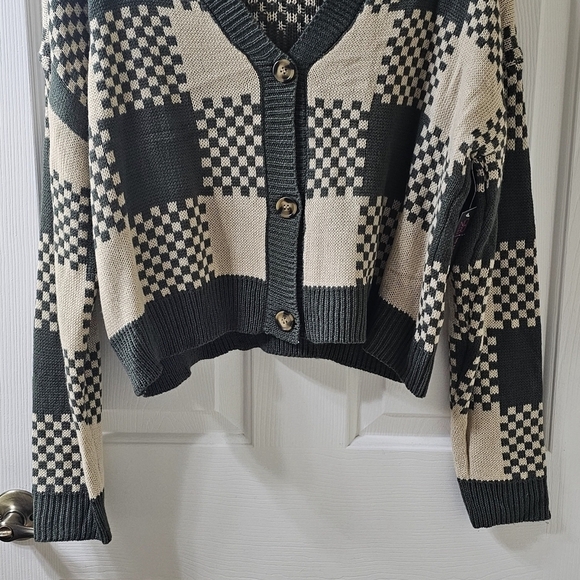 NO Boundaries XXL Green and Cream Lightweight Button-up Cropped Cardigan Woman's - Picture 2 of 7